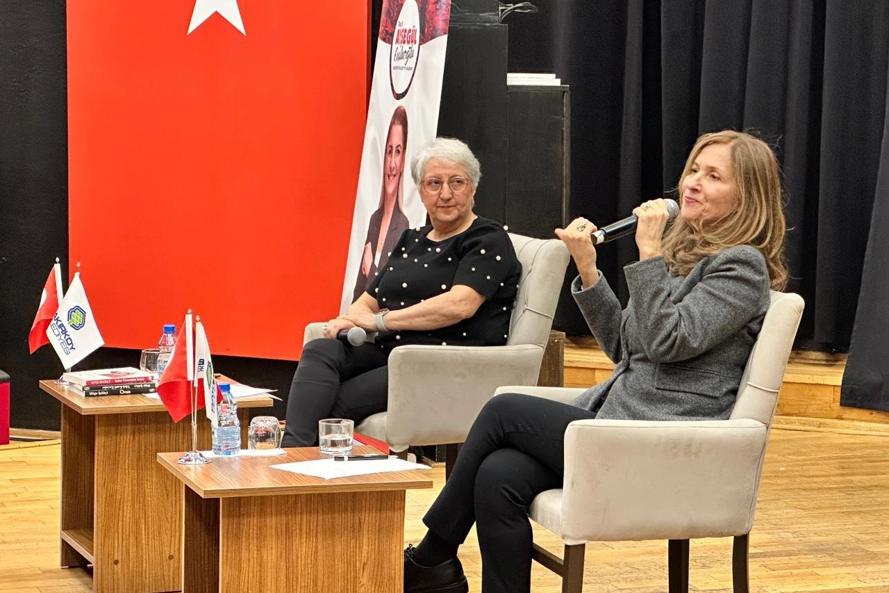 İstanbul Bakırköy Belediyesi’nin her Cuma İspirtohane Kültür Merkezi’nde düzenlediği “Bakırköy Muhabbeti”