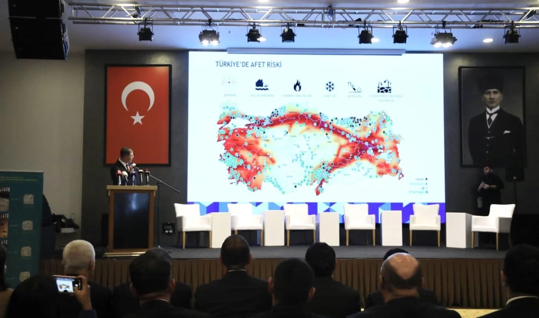 Ankara’da gerçekleştirilen Afetlere Dirençli Kentler ve Toplumlar Paneli’nde konuşan Sağlıklı