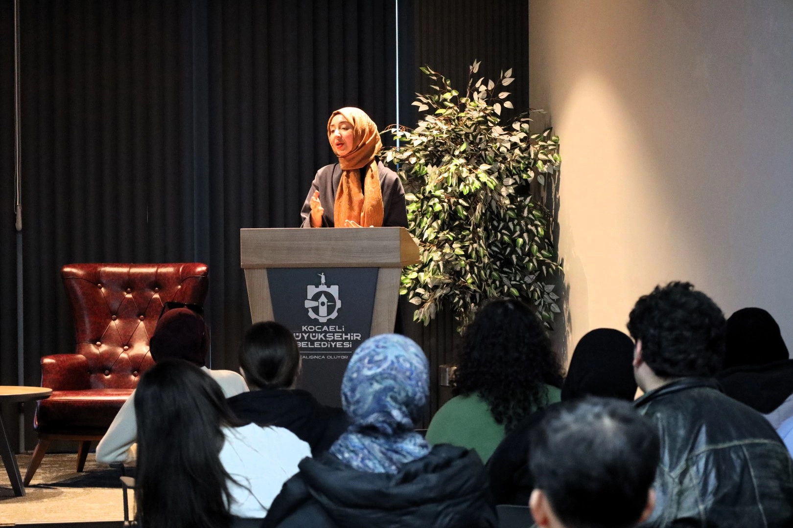 Kocaeli Büyükşehir Belediyesi Akademi Liseleri, mezunların başarı hikâyeleriyle öğrencileri geleceğe