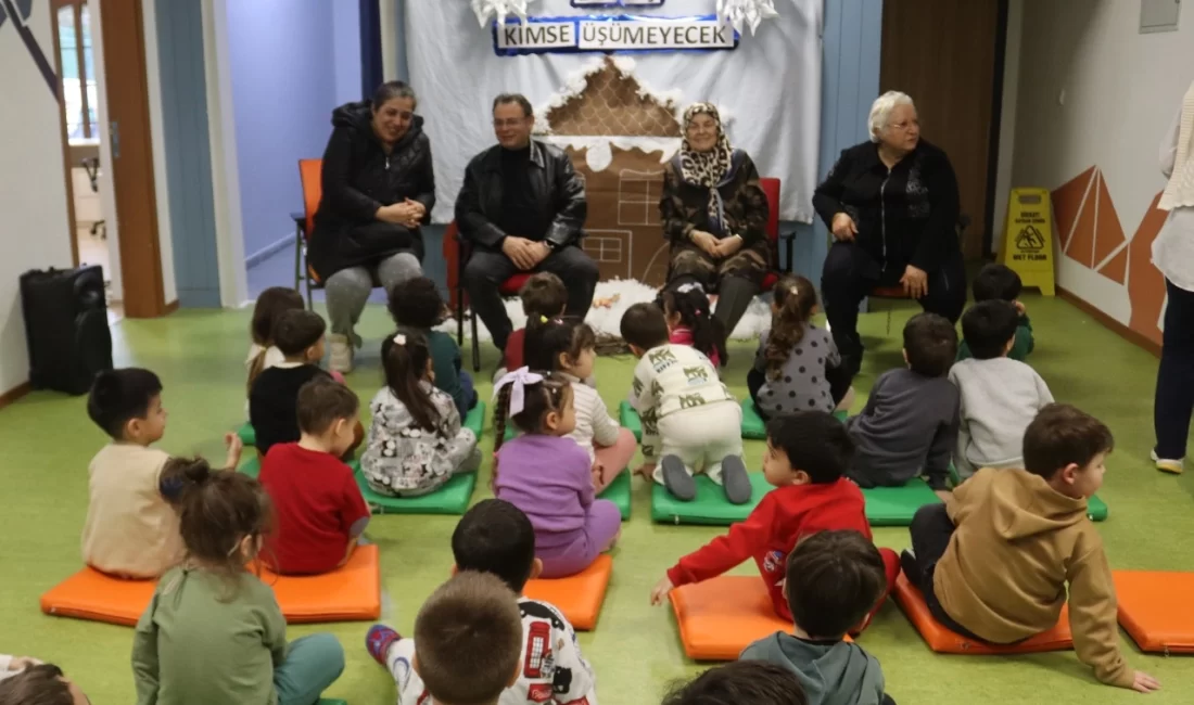 İzmit Belediyesinin Kuşak Buluşması programında Çınar Çocuk Evleri’nin minikleri ile