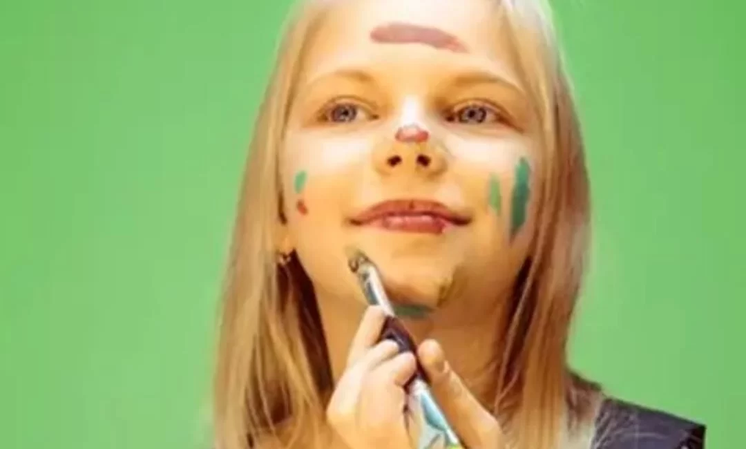 Uzman Klinik Psikolog Meryem Karayaşar Ertan, küçük yaşlarda makyaj kullanımına