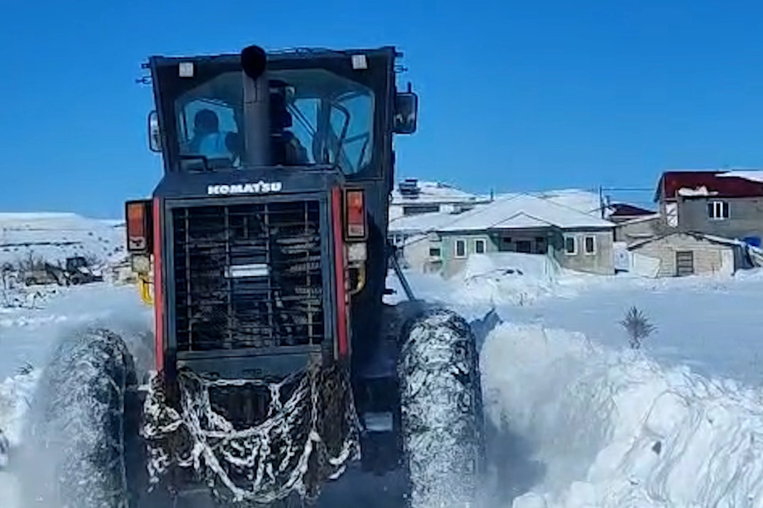Malatya Büyükşehir Belediyesi, özellikle yüksek kesimlerde etkili olan kar yağışı