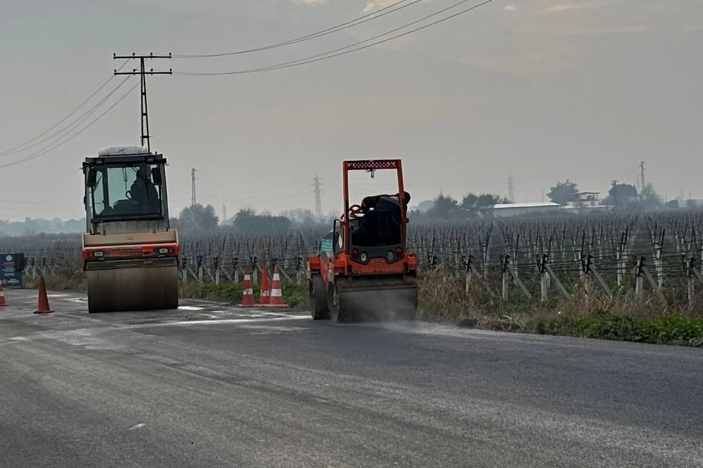 Manisa Büyükşehir Belediyesi, Yunusemre ilçesindeki sorumluluk alanlarında yürüttüğü yol bakım