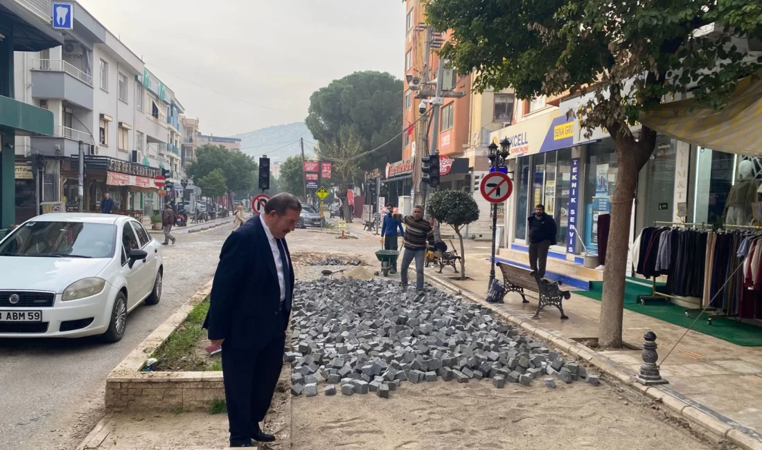 Muğla’da Milas Belediyesi, doğalgaz altyapı çalışmaları nedeniyle bozulan cadde ve