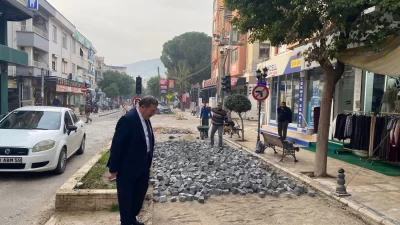 Muğla’da Milas Belediyesi, doğalgaz altyapı çalışmaları nedeniyle bozulan cadde ve