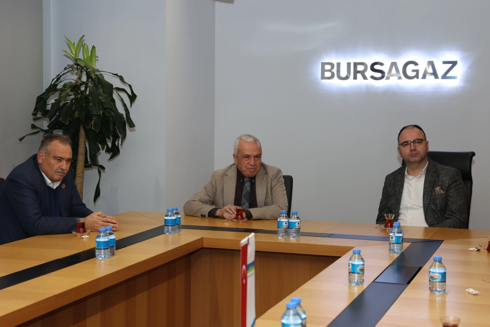 Bursa’da Nilüfer Belediye Başkanı Şadi Özdemir, kırsal mahallelerdeki doğalgaz sorununun