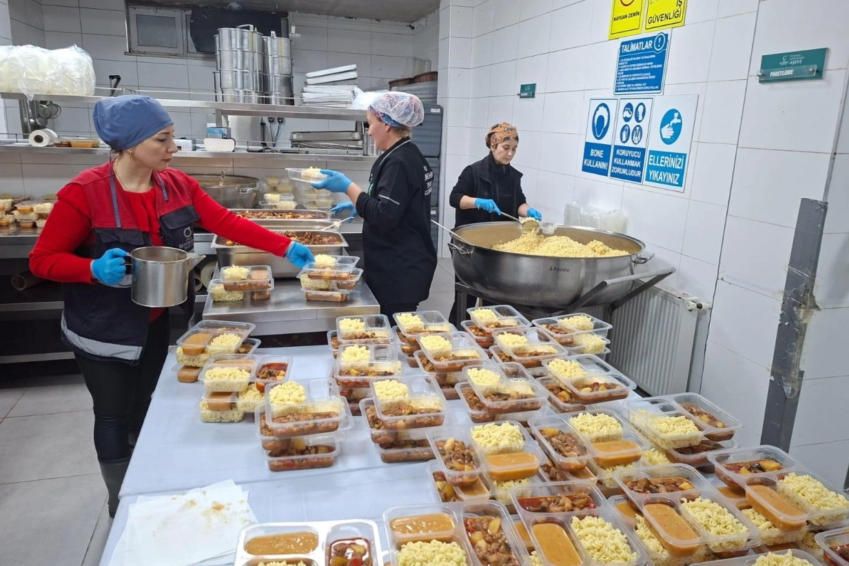 Kimi hasta kimi yaşlı kimi ise engelli. Hepsinin ortak bir