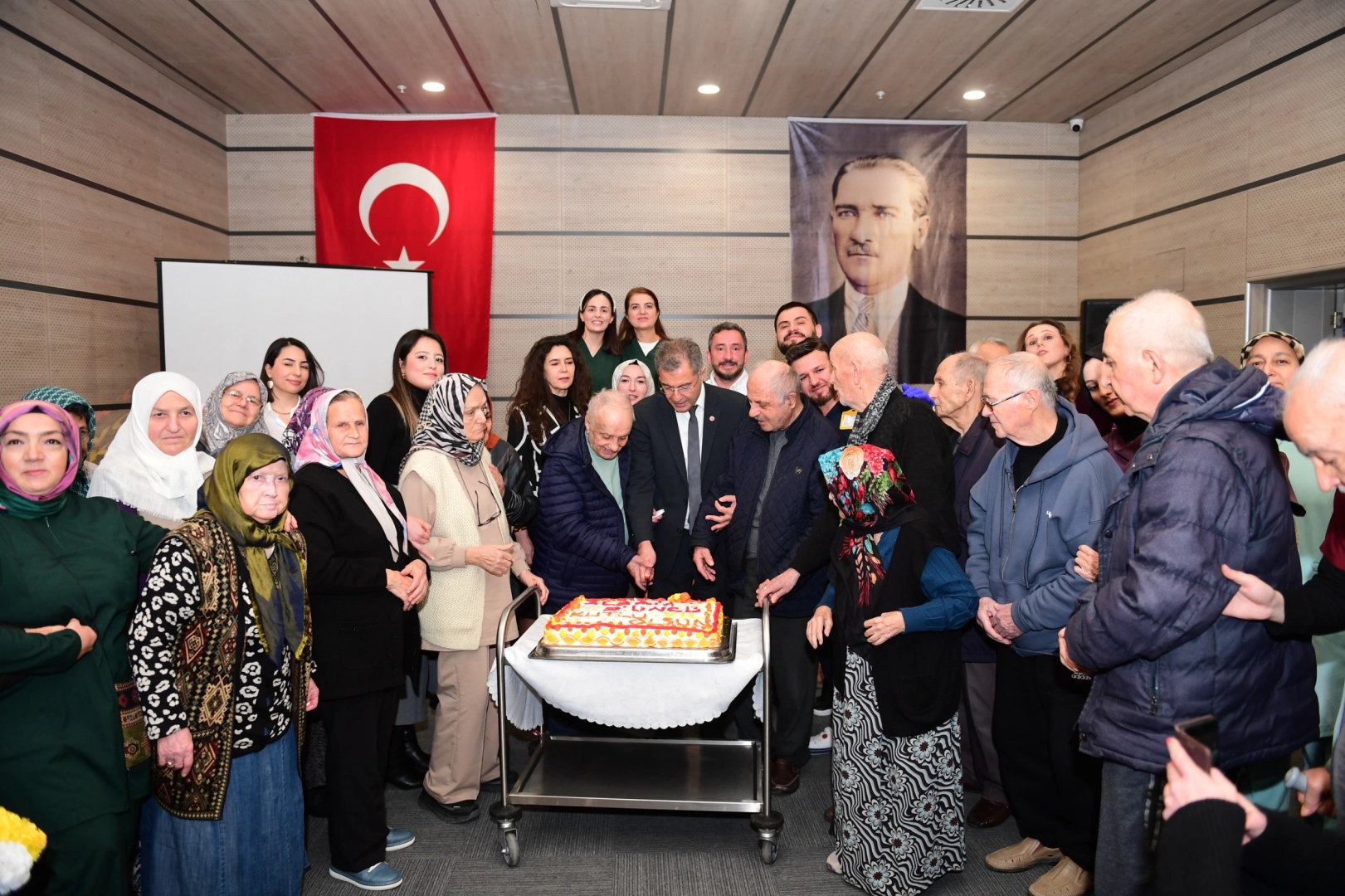 Sosyal belediyecilik anlayışını merkezine alan Osmangazi Belediyesi’nin bünyesindeki Alzheimer Gündüz