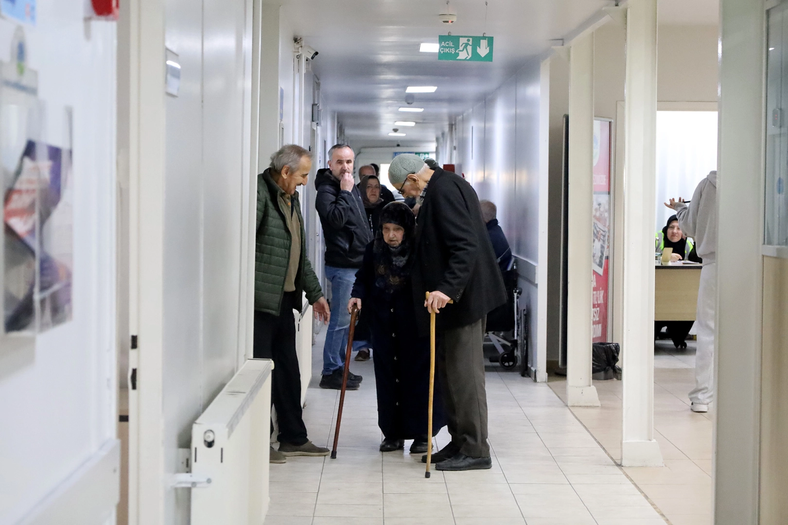 Sakarya Büyükşehir Belediyesi Tıp Merkezi, teknik donanımı, uzman hekim kadrosu
