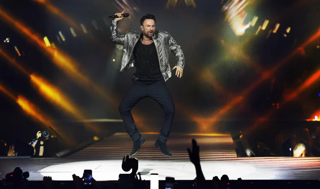 Megastar Tarkan tüm İstanbul’u kasıp kavuran konser serisinin dördüncü gecesi