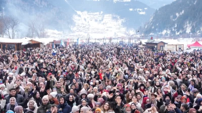 Trabzon Büyükşehir Belediyesi öncülüğünde gerçekleştirilen Uzungöl Kış Festivali, üçüncü gününde