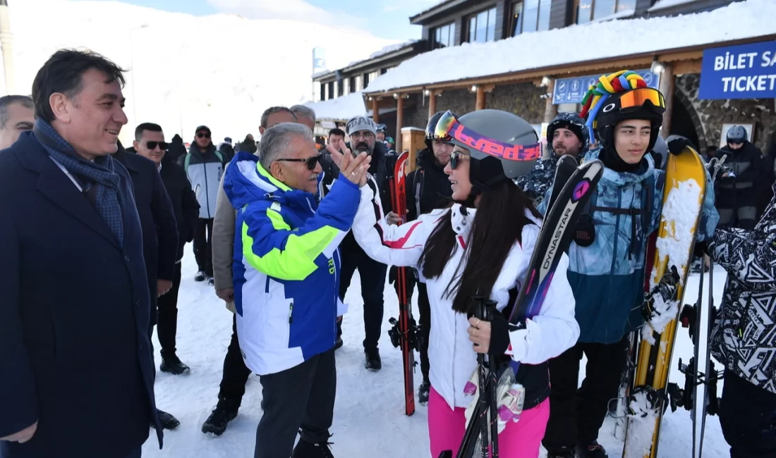 Kayseri Büyükşehir Belediye Başkanı Dr. Memduh Büyükkılıç, hafta sonu kayak